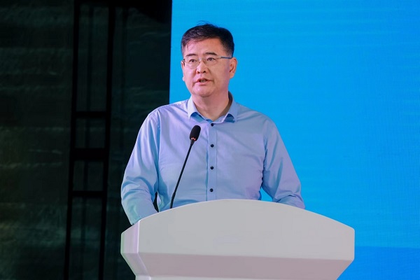 中国工程院院士贺泓:东风商用车龙擎的点火实现了二次跨越...